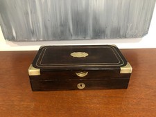 COFFRET EN ACAJOU AVEC