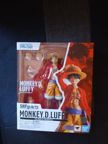 Figurine one piece - piece,