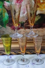 5 ANCIENS VERRES À LIQUEUR EN