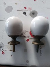 rare grosse paire Boule d'escalier rampe ou autre céramique et laiton blanche