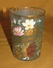 Ancien verre gobelet à décor