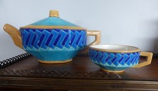 Ensemble de théière et tasse