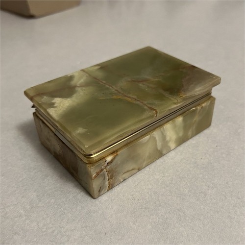 Boîte ancienne onyx vert