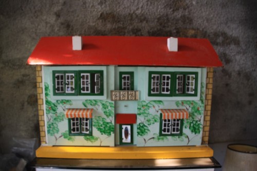 Ancienne maison poupée - ancienne,