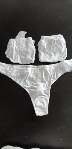 Lot strings charlott - de,