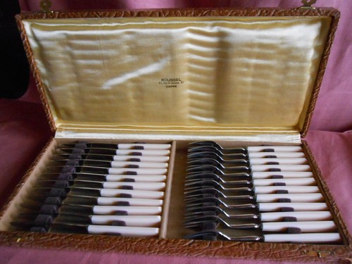 Fourchettes 12 couteaux - fourchettes,