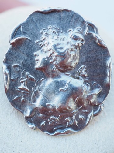 Broche ancienne femme art - ancienne,