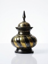 Pot couvert en laiton torsadé
