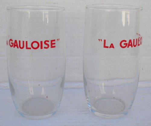Deux verres tonneau bière - , la