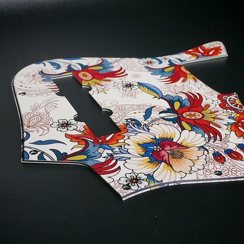 Pickguard personnalisé 10 - à,