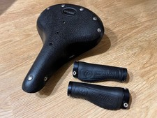 Jeu de poignées de selle et