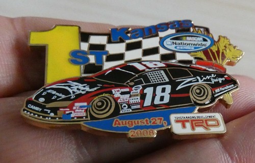 Pin course usa - pin's,
