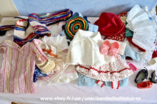 Lot de vêtements anciens pour
