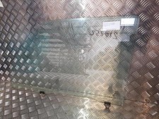 Vitre avant gauche DAIHATSU