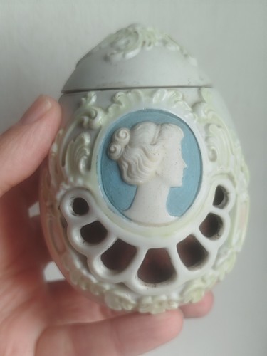 Pot oeuf porcelaine - , biscuit