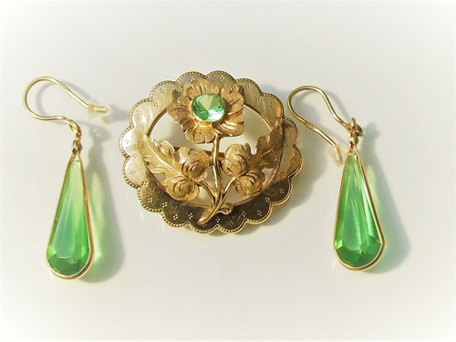 Lot beaux bijoux anciens - /,