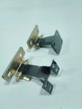 CHARNIERE PORTE AVANT DROITE