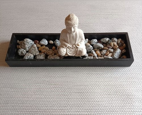 Miniature bouddha dans son - miniature:,