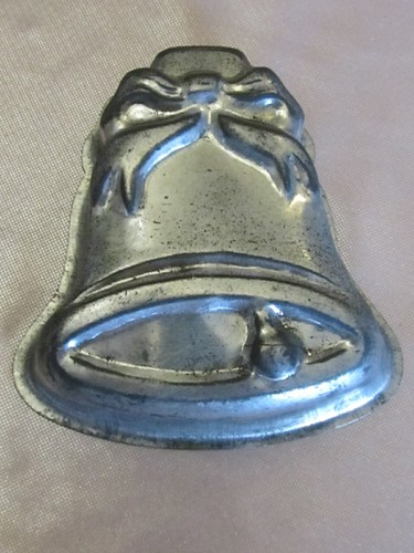 Moule chocolat forme cloche - a,