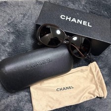 Lunettes de soleil CHANEL pour