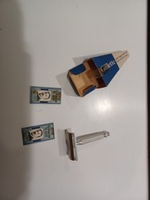 ancien rasoir a main en  metal