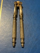 Ancien casse noix/noisettes à