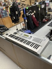 Yamaha MOTIF6 61 Key Professioal Keyboard / Production Synthesizer 222980