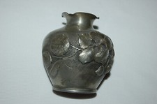 VASE  Art Nouveau en étain à