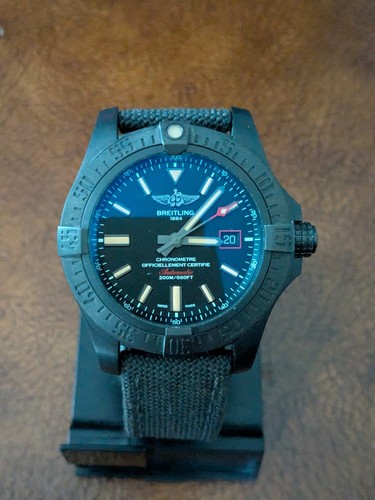 Breitling v17311 avenger - v17311,
