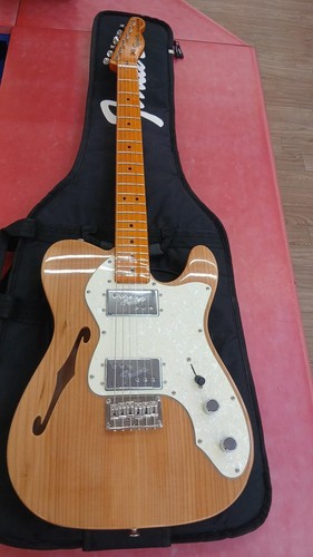 Guitare électrique squier - électrique,