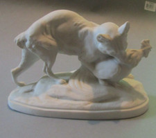 GROUPE PORCELAINE BISCUIT ANCIEN DU XIXEME RENARD POULE MASSOR?