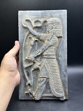 Grande tuile ancienne en