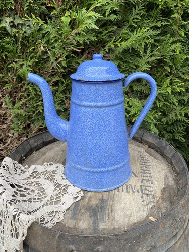 Ancienne cafetière tôle