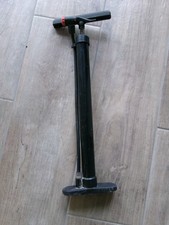 pompe à air manuelle ancienne