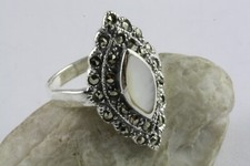 Bague Femme En Argent 925 Avec Pierre De Lune Et Marcasite / 114