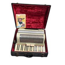 Scandalli Accordion Made in Italy w/ Case & Book 41 Key 120 Bass Vintage Works