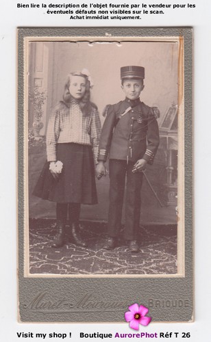 Garçon costumé militaire - en,