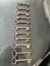 lot de 11anciennes clés en