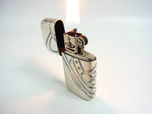 Briquet huile vivienne - à,