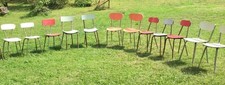 Lot 12 Chaises en Formica