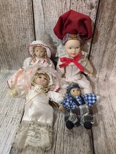 💮 Ancienne Mini Poupée