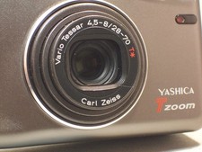 Yashica   T zoom Carl Zeiss T*