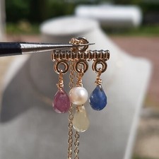 collier raffiné fin en pierre