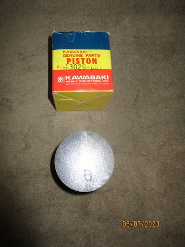 Piston 50 neuf - +,