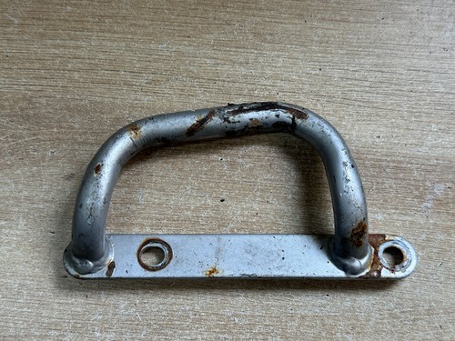Une poignee passager arriere - poignee,