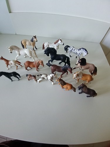 Lot figurines chevaux - lot,