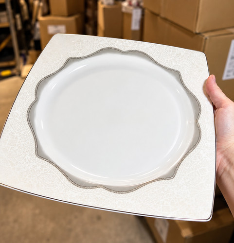 Lot assiettes en - 25,
