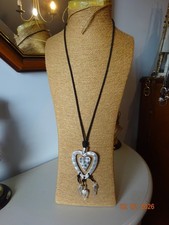 COLLIER NEUF FANTAISIE