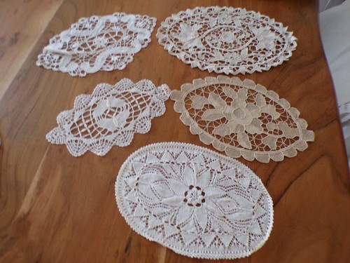 Lot napperons anciens en - anciens,