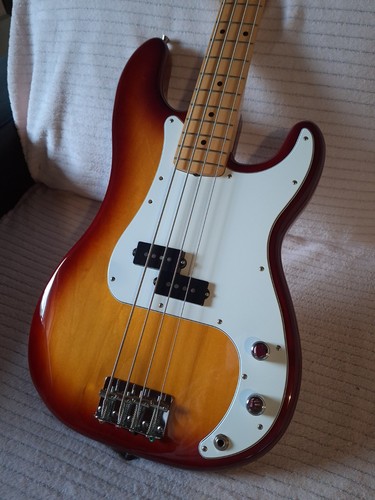 Fender precision bass - fender,